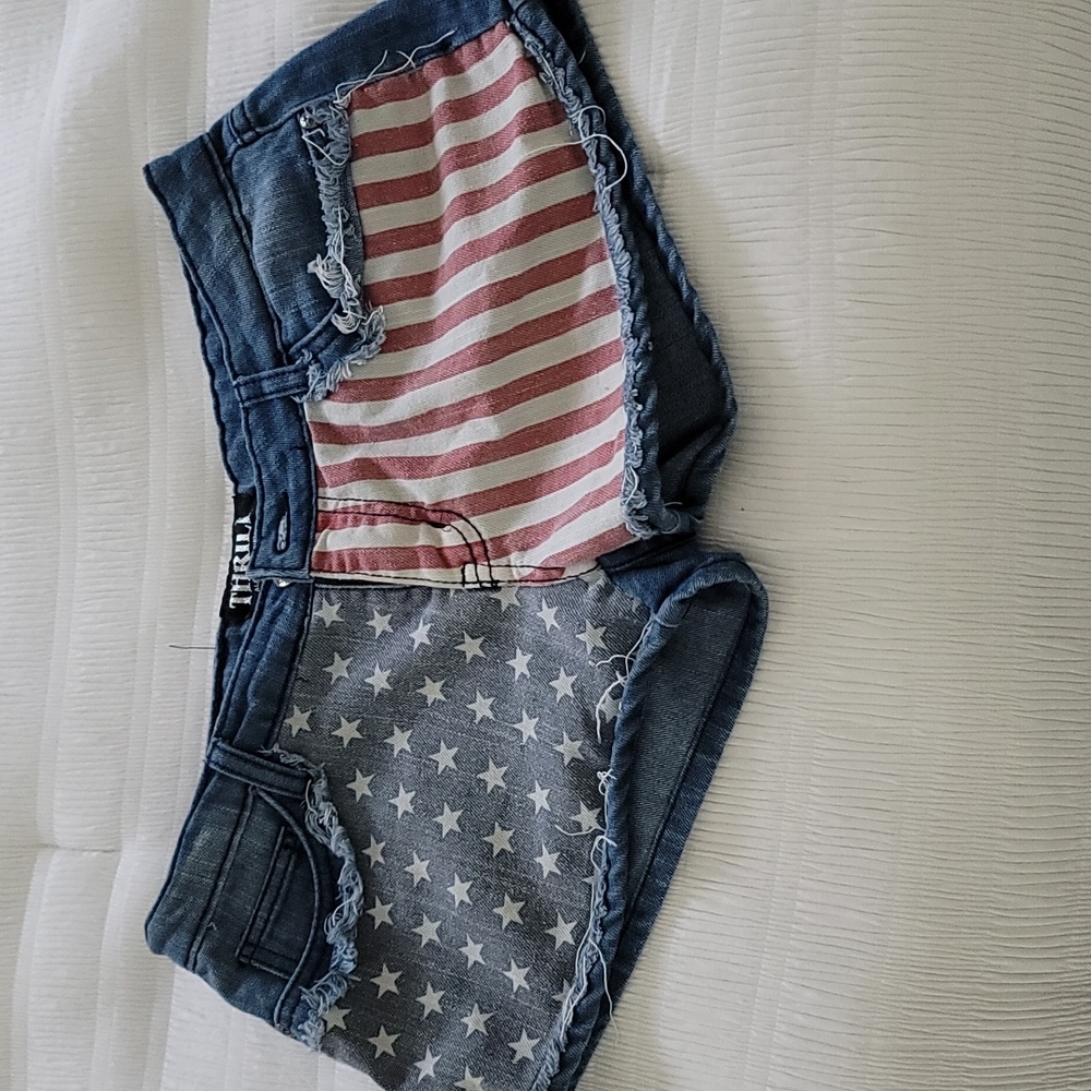 Thrill denim shorts